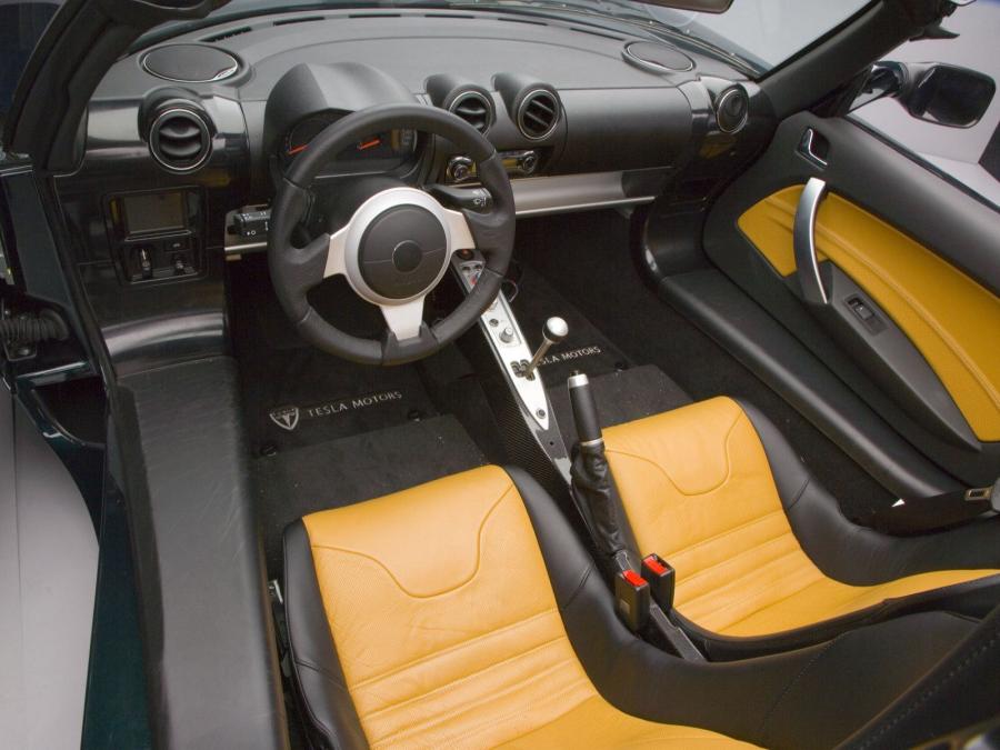  Tesla Roadster 2008 года  (фото 16 из 69)